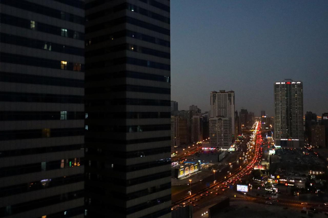 ALazmi Hotel116 Sharjah Esterno foto
